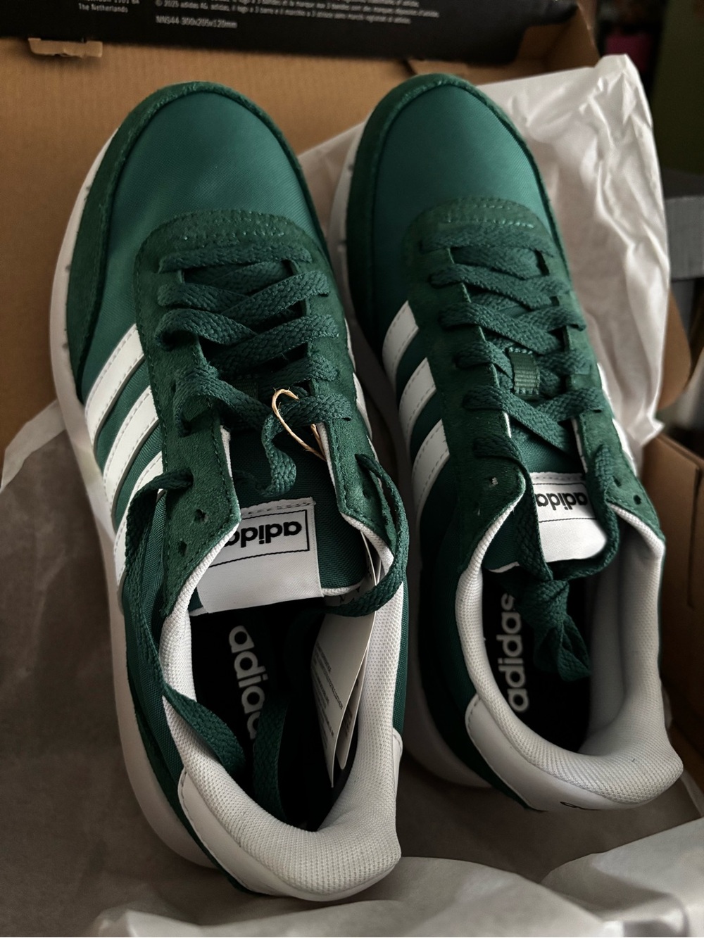 Adidas Run 60s, Mens Size 8, Green/ White.